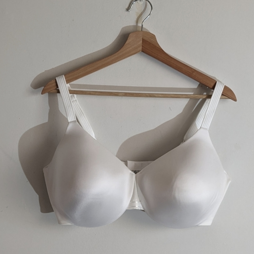Bali White Basic Essential Bra 40DDD